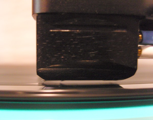 vinyl-vs-cd-mt10-cartridge-with-vta-flat.jpg