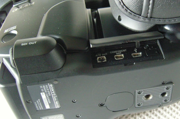 Sony PMW-EX1 Video Camera Output Jacks