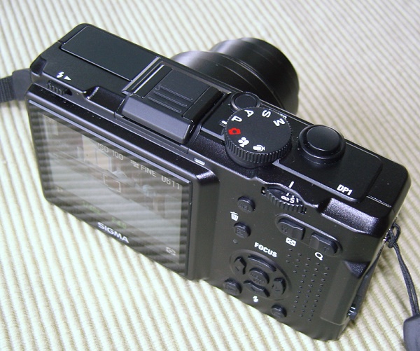 sigma-dp1-camera-rear-view.jpg