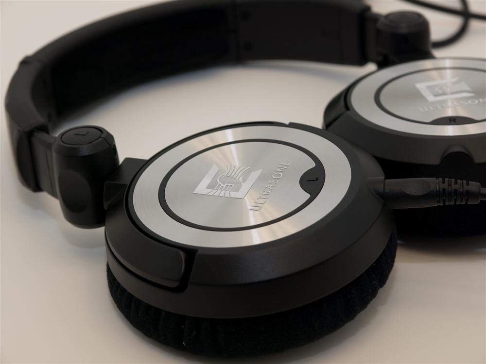 Ultrasone Pro 900 Over-the-Ear Headphones - HomeTheaterHifi.com