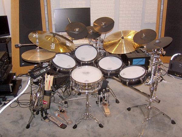 JJ's-Electronic-Drums-Setup-5-10-600-pixels