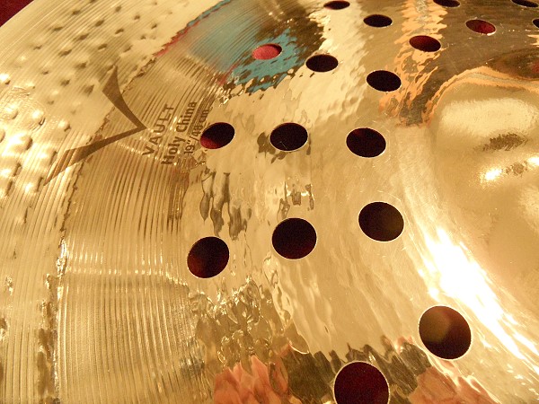sabian-19-inch-vault-holy-china-photo-closeup