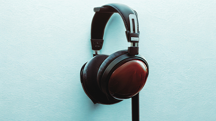 Digital rendering close-up image display of the FiiO FT13 headphones
