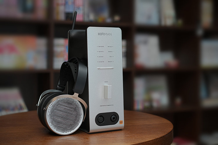 HIFIMAN HE600 open-back planar magnetic headphones Side Angle View positioned next to the HIFIMAN EF600 R2R DAC & Headphone Amp