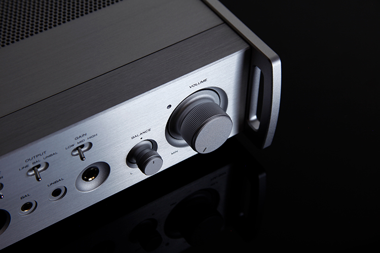 TEAC Reference 500 Series HA-507 Pure Analog Headphone Amplifier/Preamplifier Silver Finish Control Knobs Close-up Front Angle View