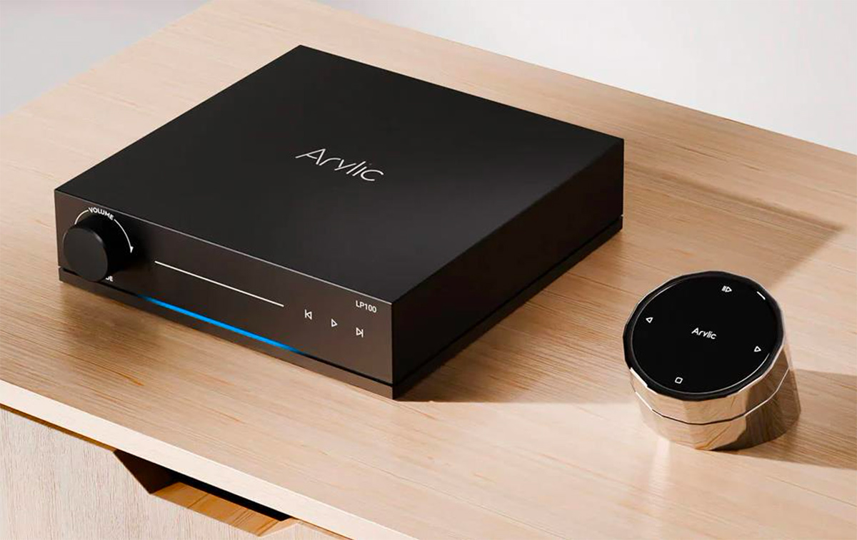Arylic LP100 Wireless Music Streamer Front Angle View alongside an accompanying Arylic BK01 Lifestyle Remote Control Arylic LP100 Wireless Music Streamer Front Angle View alongside an accompanying Arylic BK01 Lifestyle Remote Control