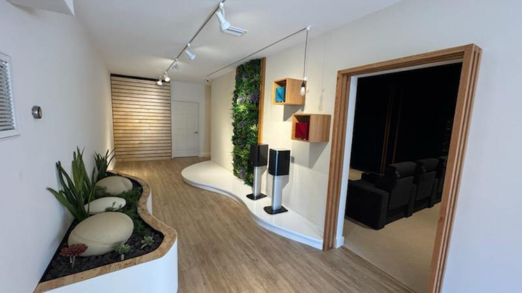 Landscape indoor photograph of the Focal Powered by Naim Tampa location interior space