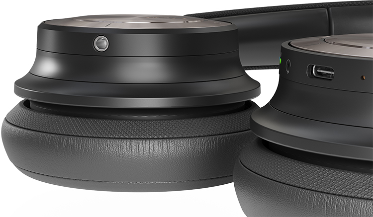 DALI IO-8 Headphone Iron Black Finish Minijack Close-up View