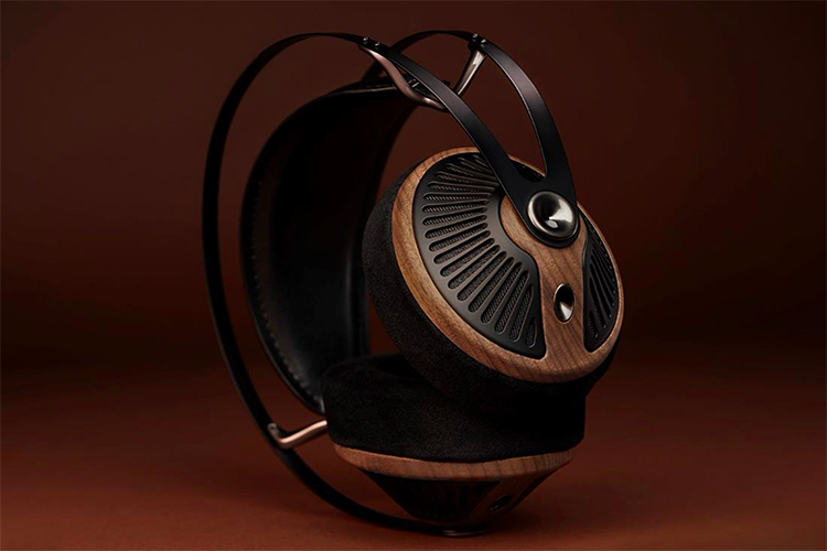 Digital portrait orientation image display of the Meze Audio 105 SILVA dynamic open-back headphone Angle View