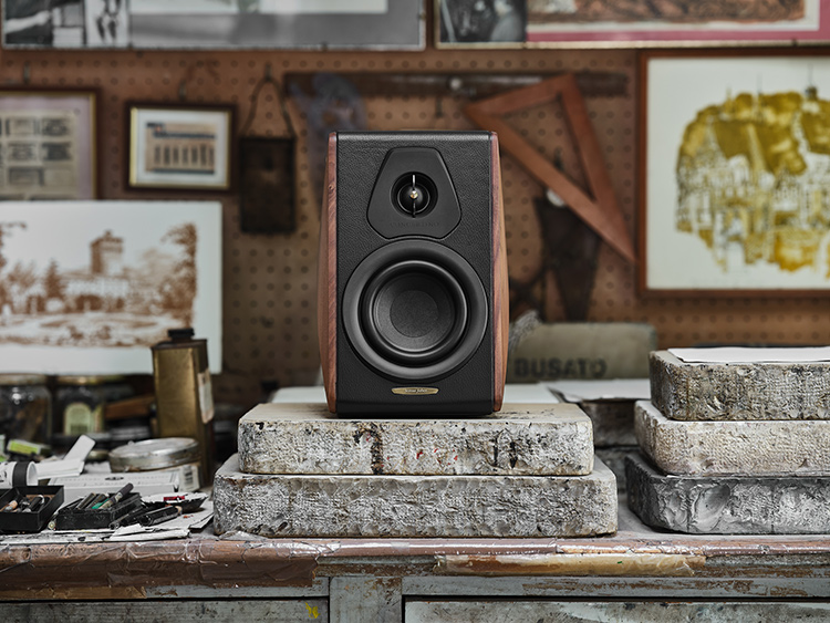 Sonus faber Concertino Maestro Edition Bookshelf Speaker Front View