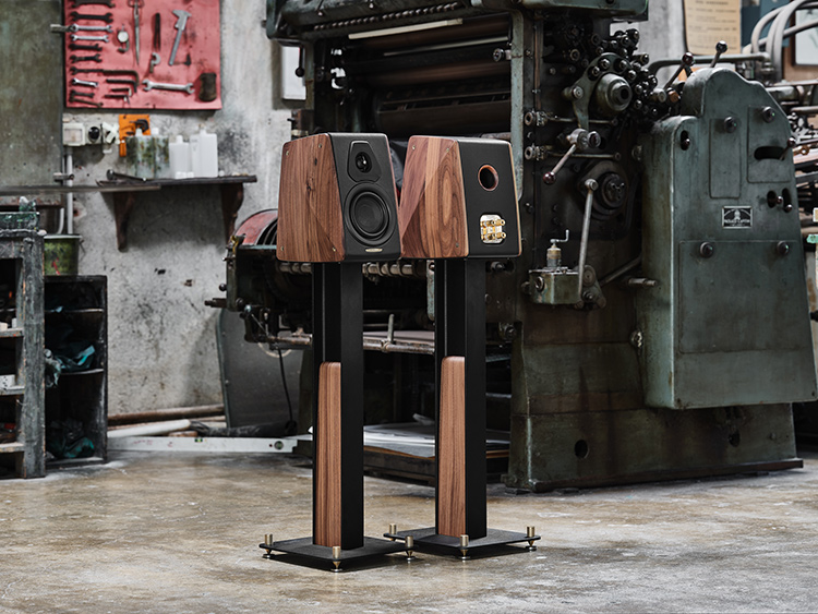 Sonus faber Concertino Maestro Edition Bookshelf Speakers on their own respective stands