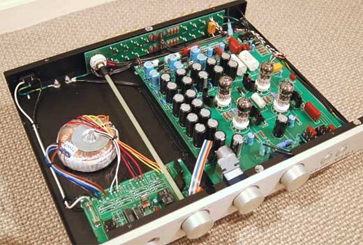 2007-10-rogue-audio-perseus-preamplifier-inside-chassis-product-reviews.jpg