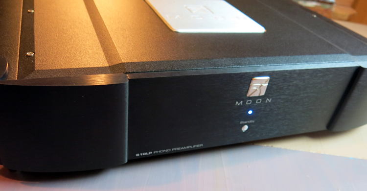 Moon by Simaudio 810LP Phono Preamplifier - Front/Side View