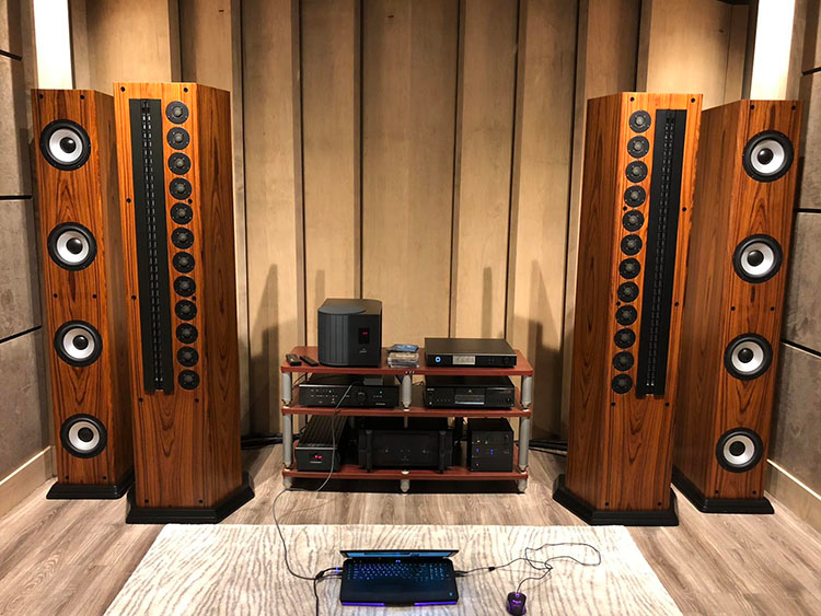 Genesis 201 Loudspeaker System
