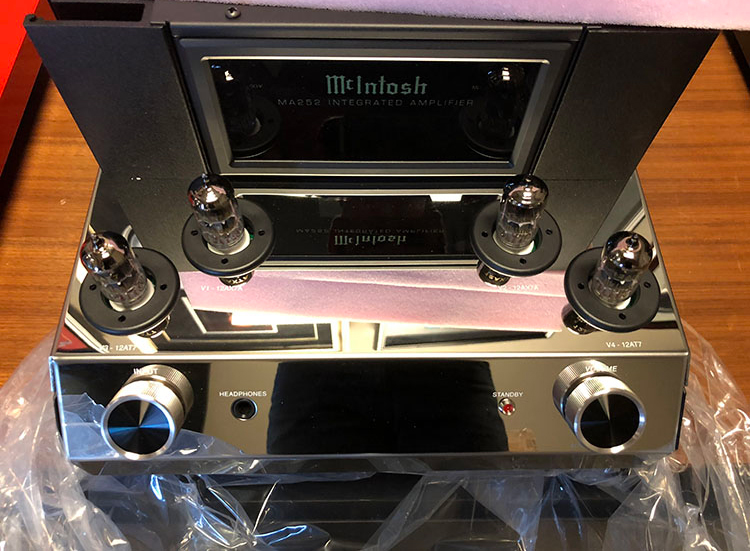 McIntosh MA252 Two-channel Integrated Amplifier, Tubes