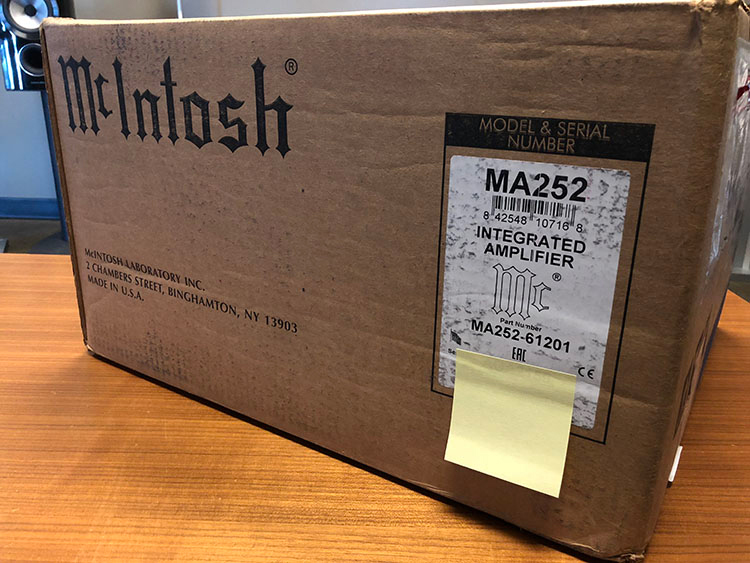 McIntosh MA252 Two-channel Integrated Amplifier, Carton