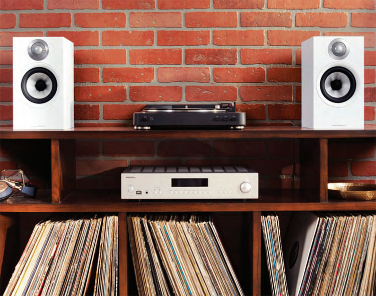 Bowers and Wilkins 600 Series Speakers Shelf