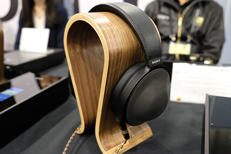MDR-Z1R over ear headphones