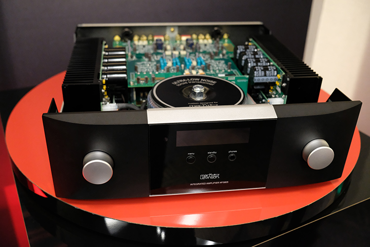 ML 5000 series integrated amplifiers