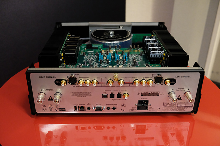 ML 5000 series integrated amplifiers Inside Front