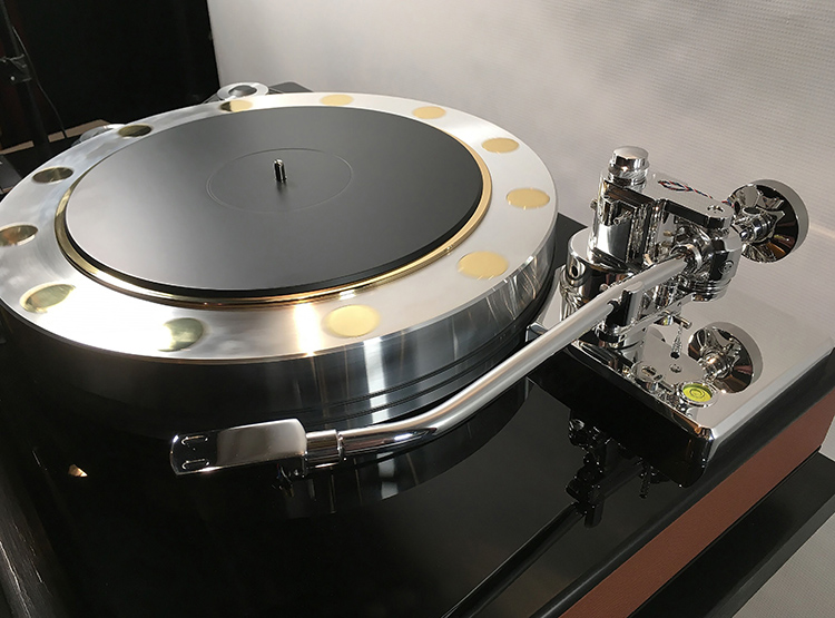Ultra-High Performance Platter and Tonearm