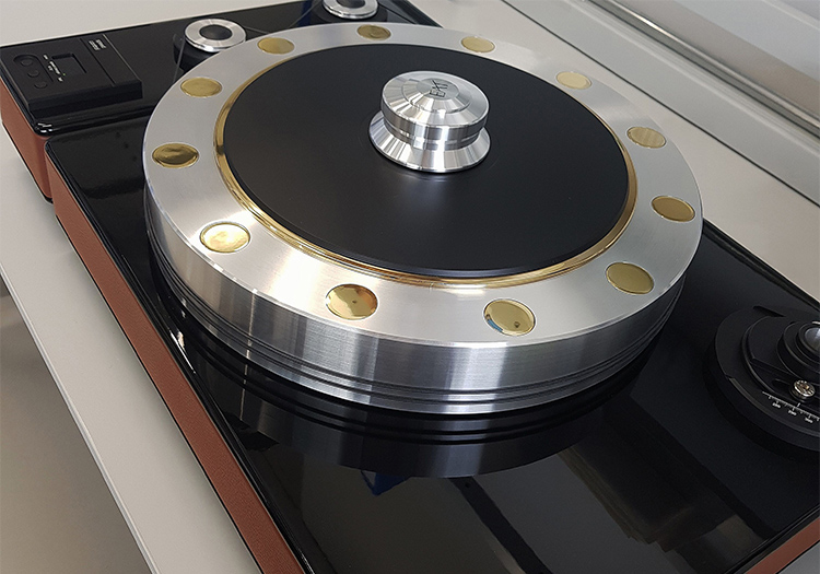 Ultra-High Performance Platter and Tonearm Top View