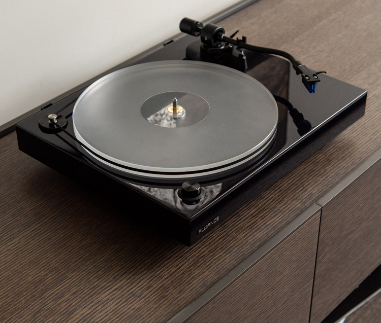 えいたしま Fluance RT Reference High Fidelity Vinyl Turntable Record Player with Ortofon M Blue