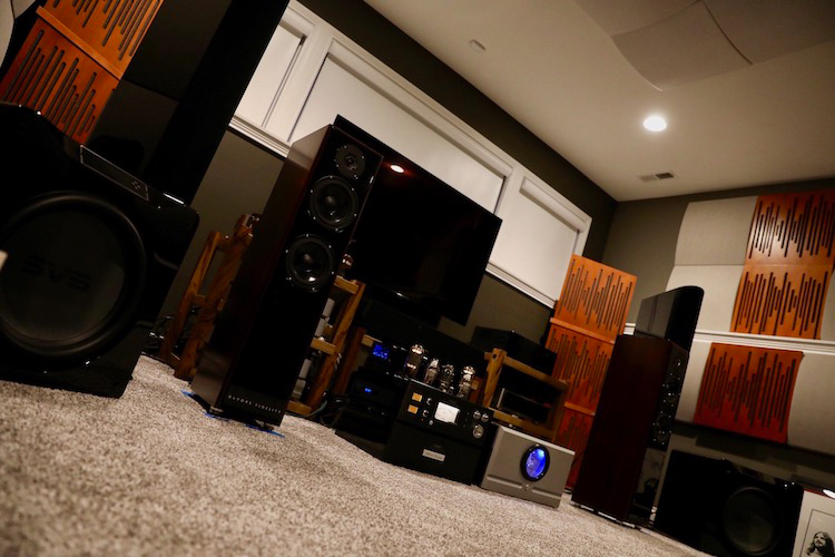 DeVore Fidelity gibbon Super Nine speakers Room