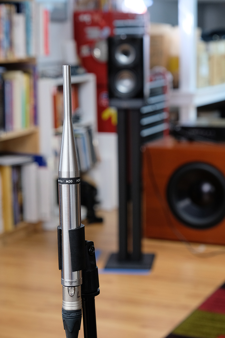 ELAC Navis ARB-51 Active Bookshelf Speaker microphone