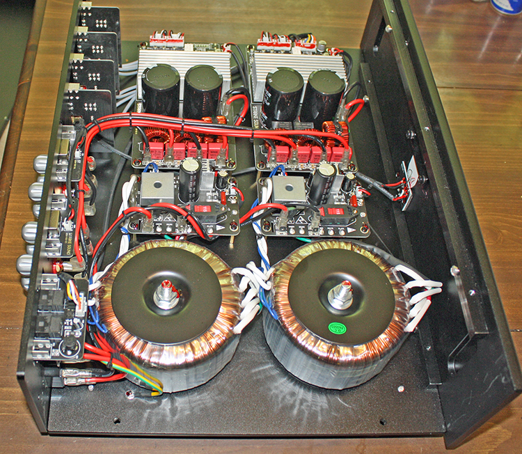 Starke AD4 320 Power Amplifier Internals