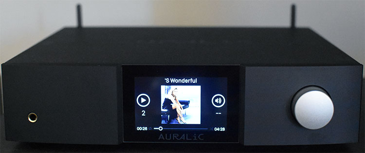 AURALiC ALTAIR G1 with display on