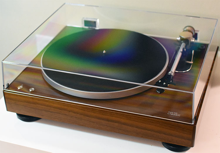 Music Hall Classic Turntable front view