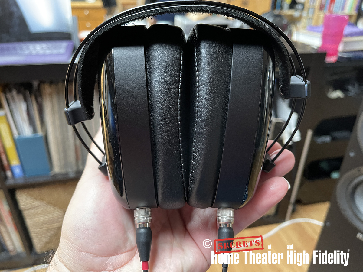 Dan Clark Audio Aeon 2 Noire Headphones details