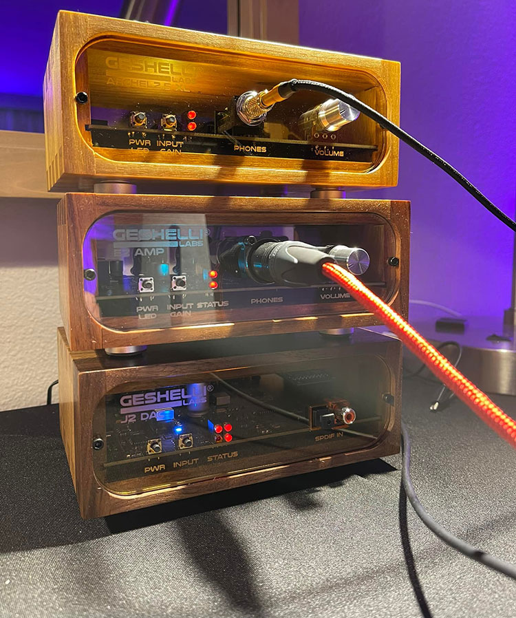 Headphone amplifiers and DAC expressed by Geshelli Labs at Florida Audio Expo 2022