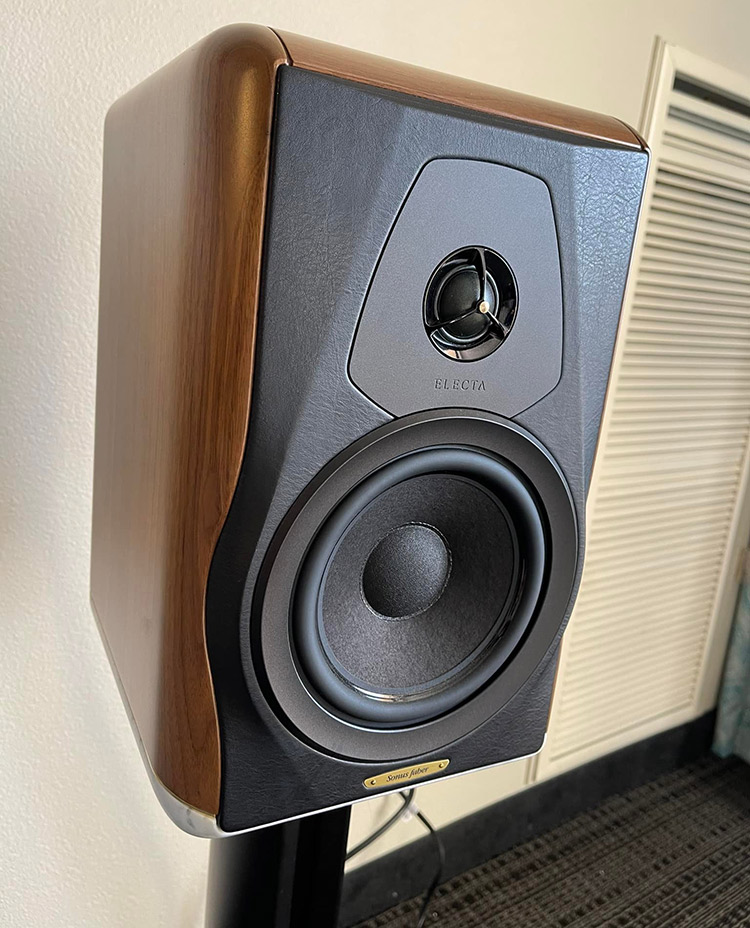 Angle viewpoint of a Pro-Ject Audio Systems product presented at the Florida Audio Expo 2022