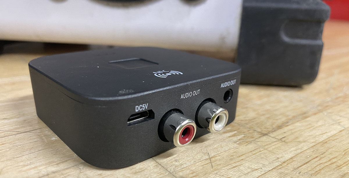 Bezo Bluetooth Audio Receiver Adapter at a Glance