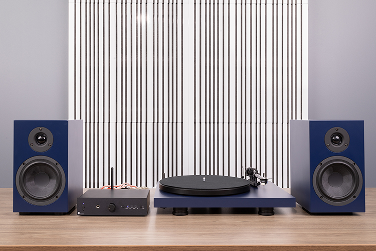 Pro-Ject Colorful Audio Complete Turntable-Based System Blue Finish