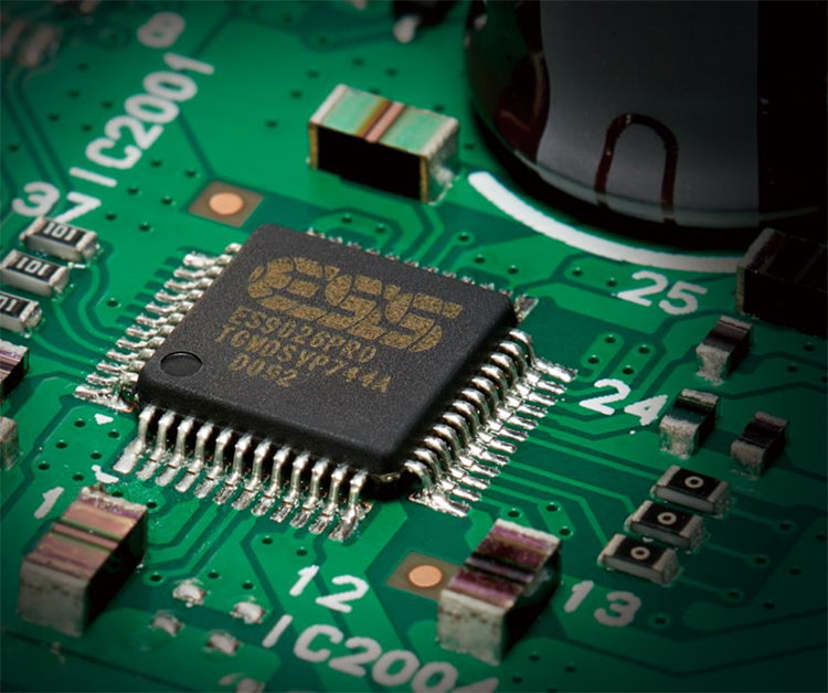 Technics SL-G700M2 Multi-Digital Audio Player Internal Chip View