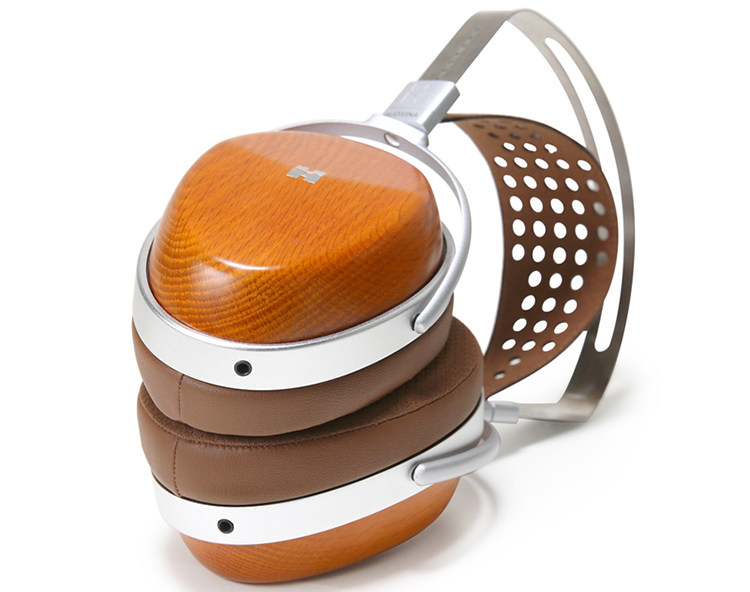 HIFIMAN AUDIVINA closed-back planar headphone Angle View